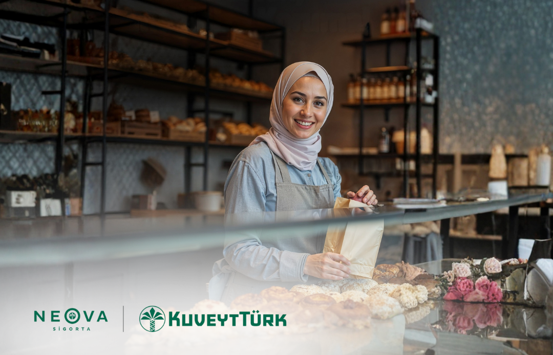 işletmede satış yapan kadın çalışan
