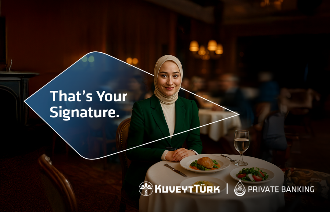 women taking advantage of restaurant discounts