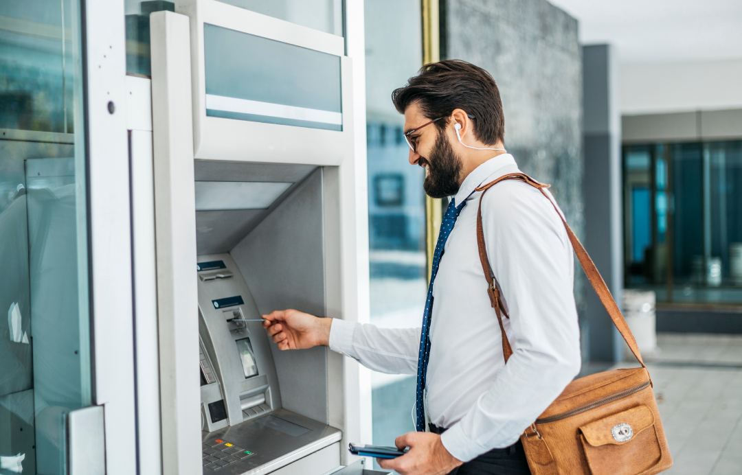 A male customer who makes transactions in İşlematik